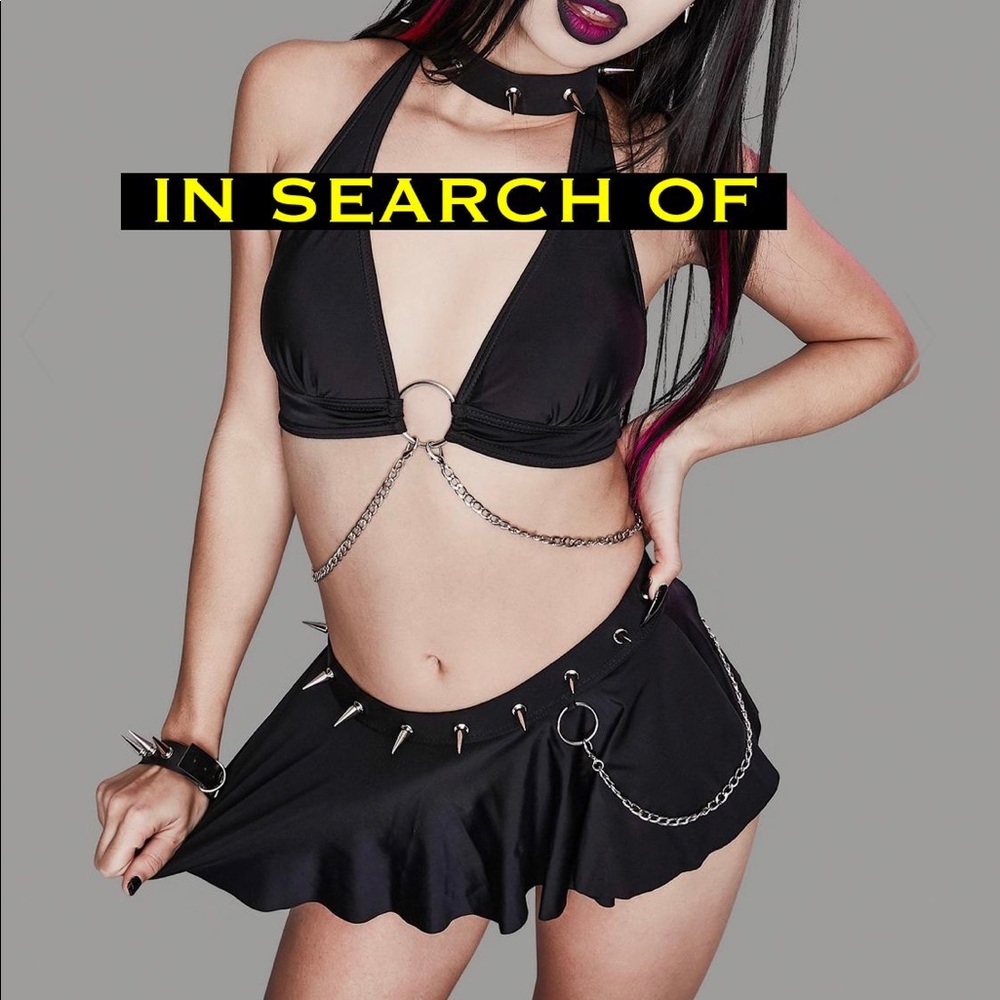 ISO medium or large undertakers thirst bikini